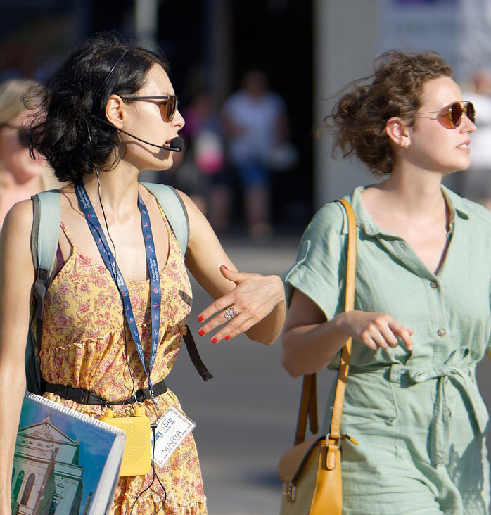 Local Assistants & Multilingual Guides