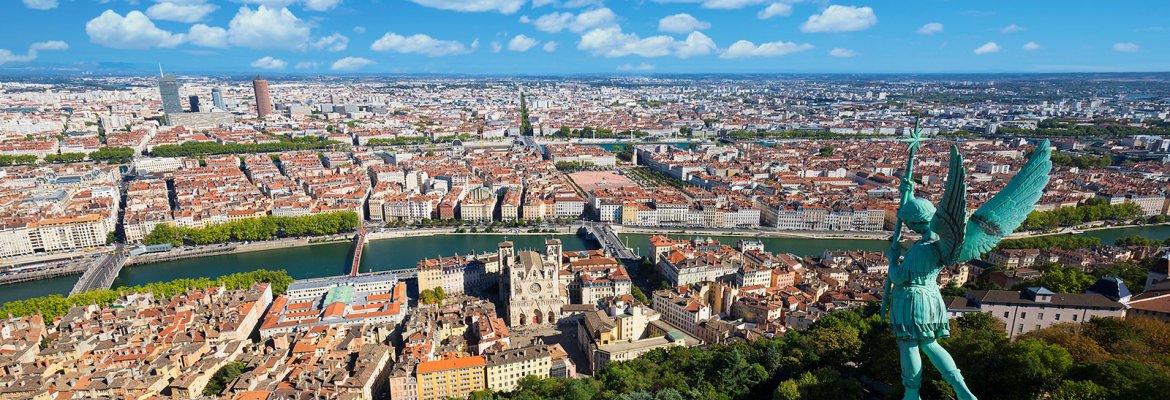 LYON 